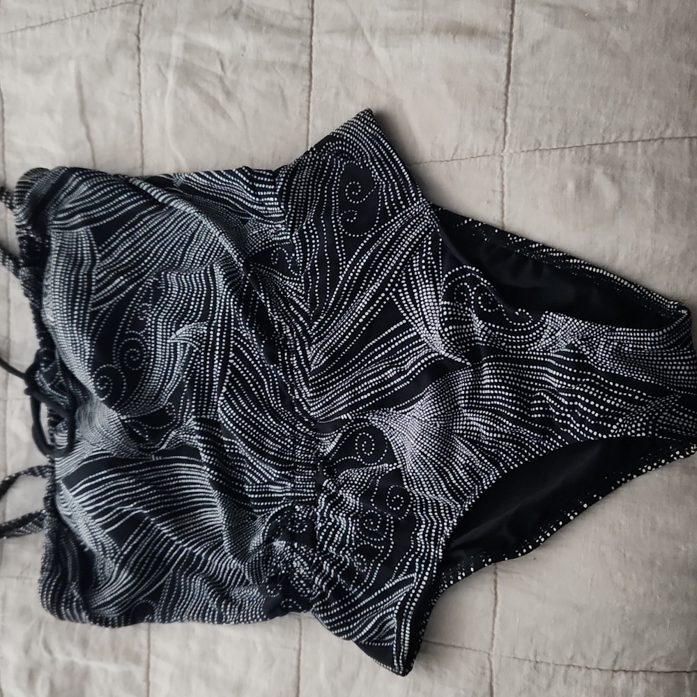 VENUS Blouson Black and White One-Piece Swimsuit with Tropical Print - Picture 3 of 3